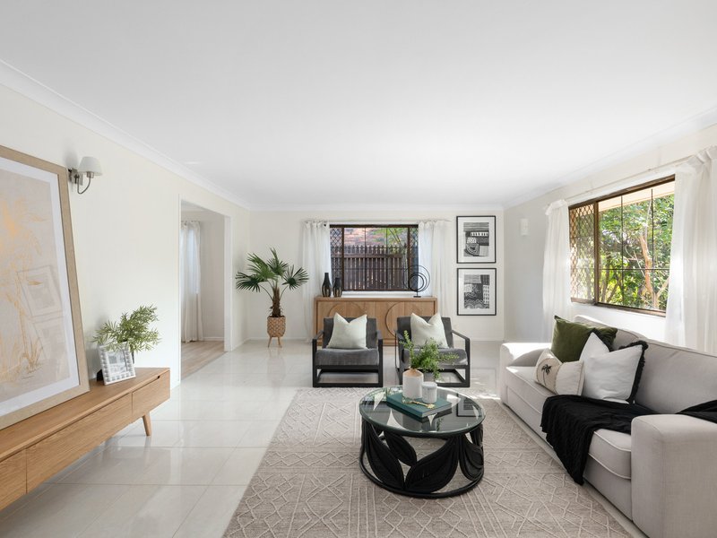 Photo - 25 Boblynne Street, Chapel Hill QLD 4069 - Image 5