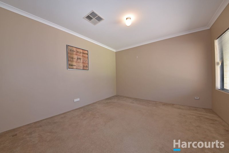 Photo - 25 Bonington Parkway, Ashby WA 6065 - Image 3