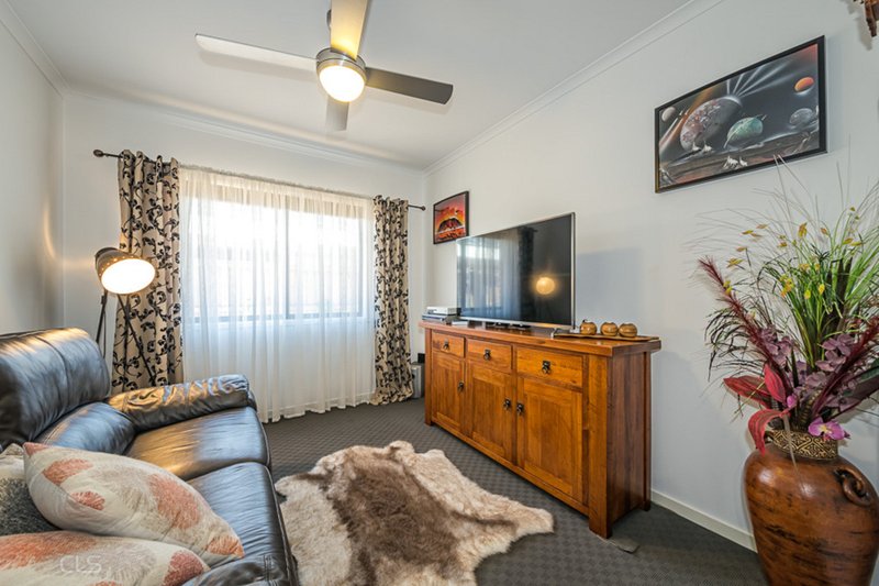 Photo - 25 Bora Place, Ningi QLD 4511 - Image 8