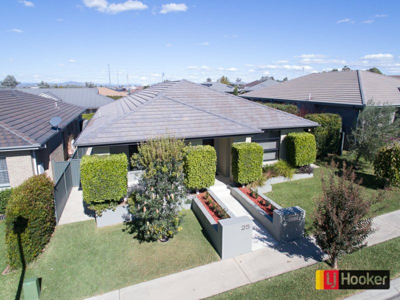 25 Boulevard Place, Hillvue NSW 2340