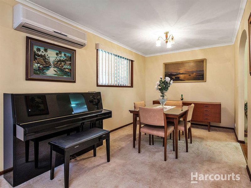 Photo - 25 Brahms Ct , Strathpine QLD 4500 - Image 3