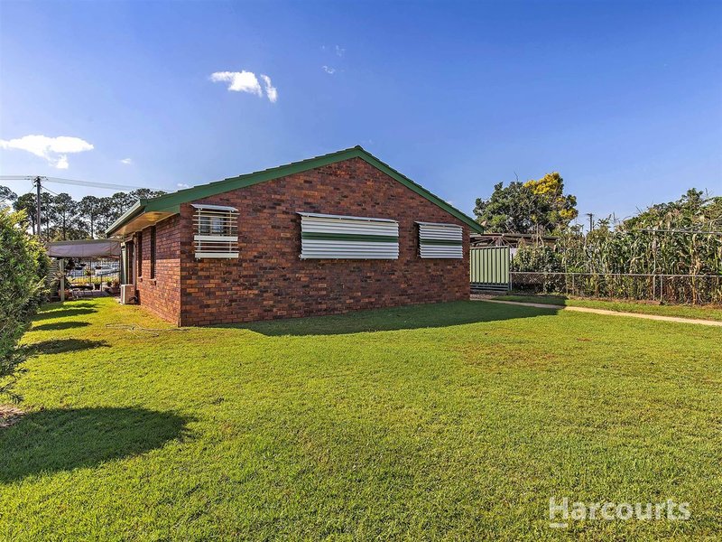 Photo - 25 Brahms Ct , Strathpine QLD 4500 - Image 11