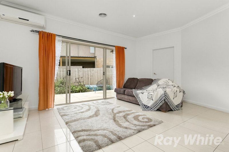 Photo - 2/5 Bramton Court, Mulgrave VIC 3170 - Image 5