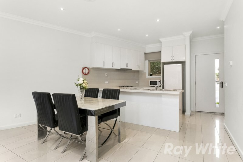 Photo - 2/5 Bramton Court, Mulgrave VIC 3170 - Image 8