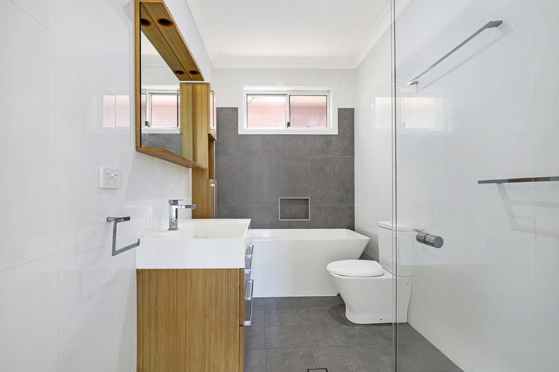 Photo - 25 Branch Avenue, Figtree NSW 2525 - Image 4