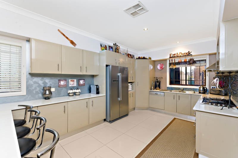 Photo - 25 Brancourt Avenue, Bankstown NSW 2200 - Image 5