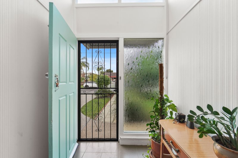 Photo - 25 Brelox Street, Chermside West QLD 4032 - Image 4