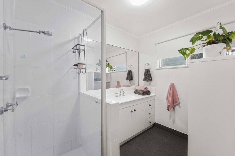 Photo - 25 Brelox Street, Chermside West QLD 4032 - Image 17