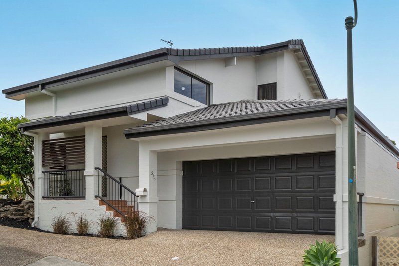 Photo - 2/5 Brittney Court, Ashmore QLD 4214 - Image 1