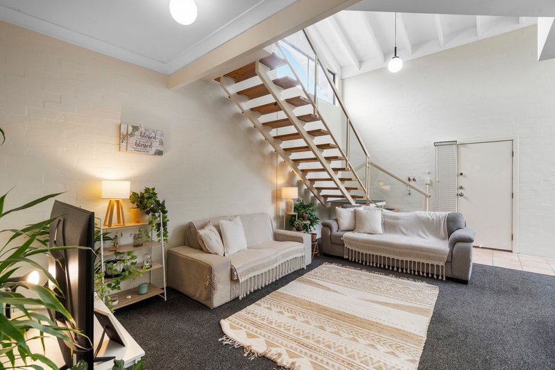 Photo - 2/5 Brittney Court, Ashmore QLD 4214 - Image 7