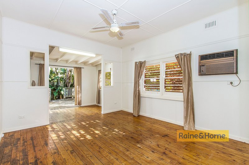 Photo - 25 Broken Bay Road, Ettalong Beach NSW 2257 - Image 5