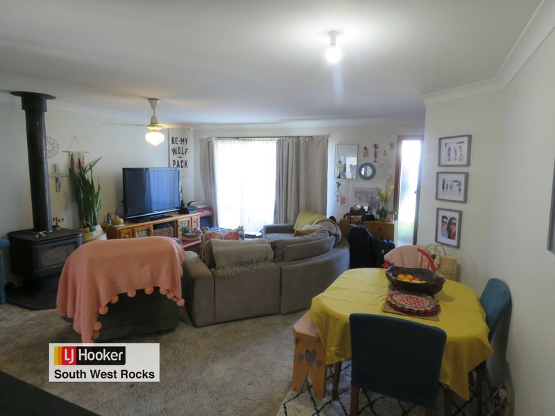 Photo - 25 Bruce Field Street, South West Rocks NSW 2431 - Image 7