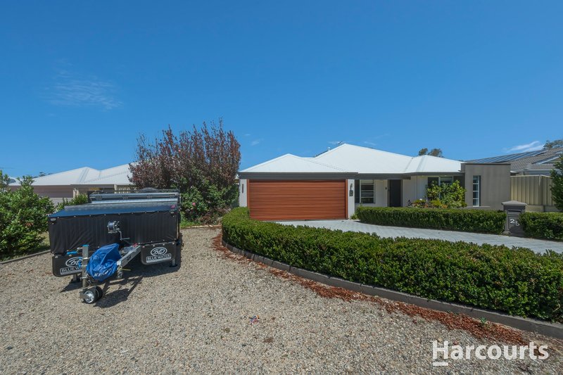 Photo - 25 Brunswick Circuit, Banksia Grove WA 6031 - Image 3