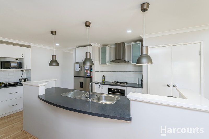 Photo - 25 Brunswick Circuit, Banksia Grove WA 6031 - Image 8