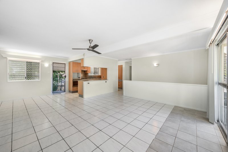 Photo - 25 Bultarra Crescent, Kirwan QLD 4817 - Image 2
