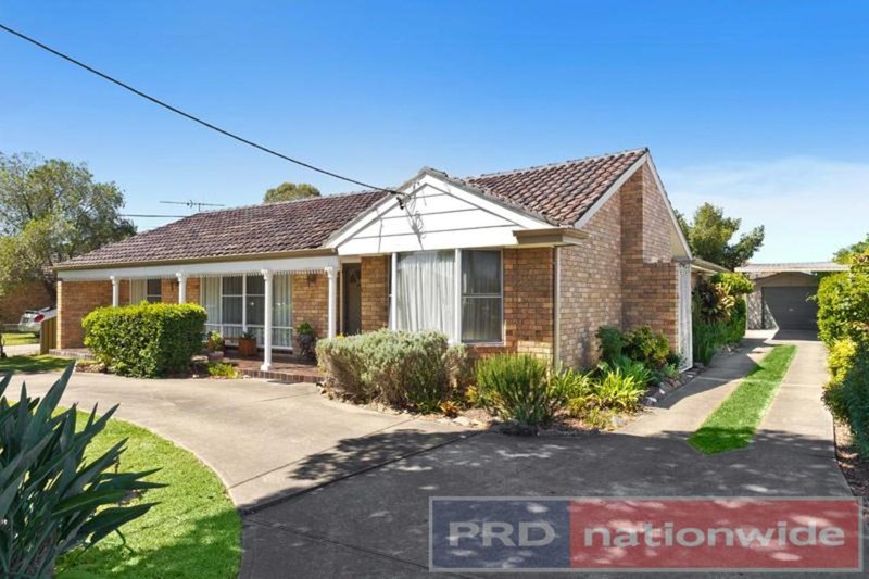 Photo - 25 Burns Road, Picnic Point NSW 2213 - Image 9