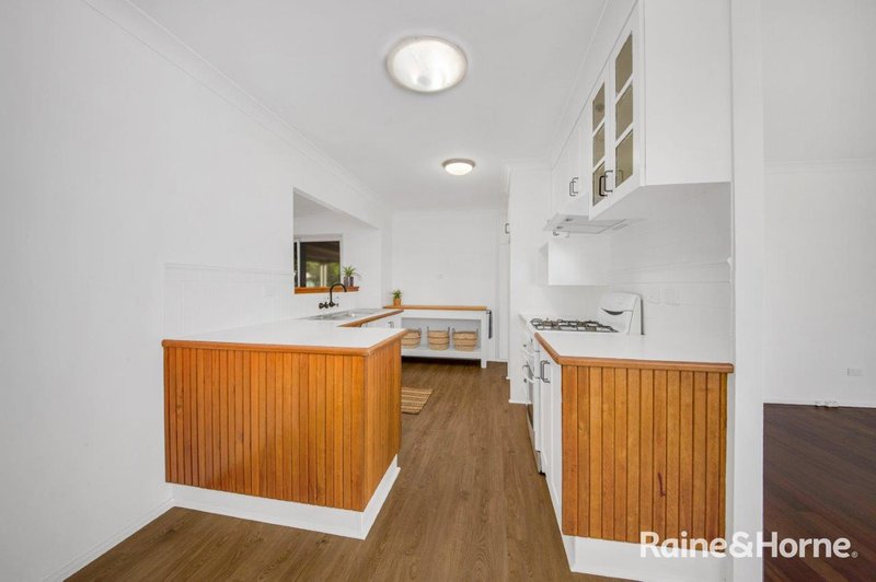 Photo - 25 Butler Street, New Auckland QLD 4680 - Image 4