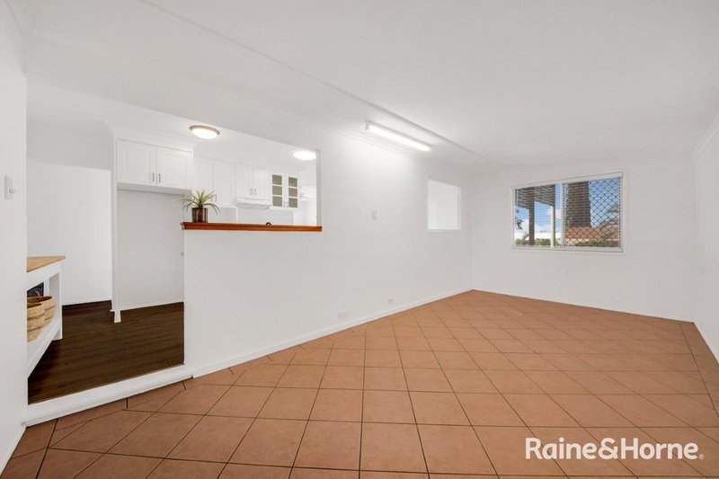 Photo - 25 Butler Street, New Auckland QLD 4680 - Image 8