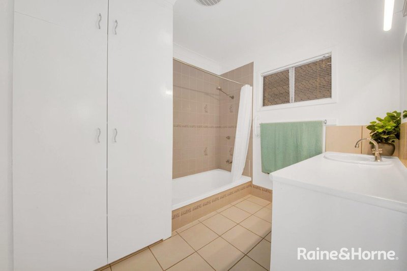 Photo - 25 Butler Street, New Auckland QLD 4680 - Image 12