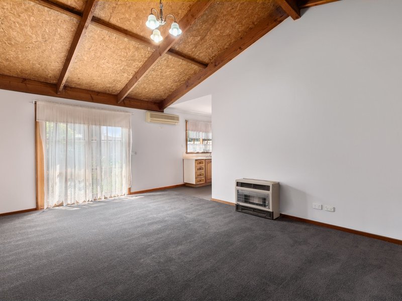 Photo - 2/5 Butler Street, Seymour VIC 3660 - Image 4