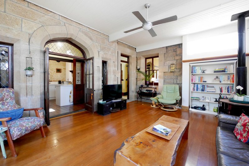 Photo - 25 Byron Street, Coogee NSW 2034 - Image 4