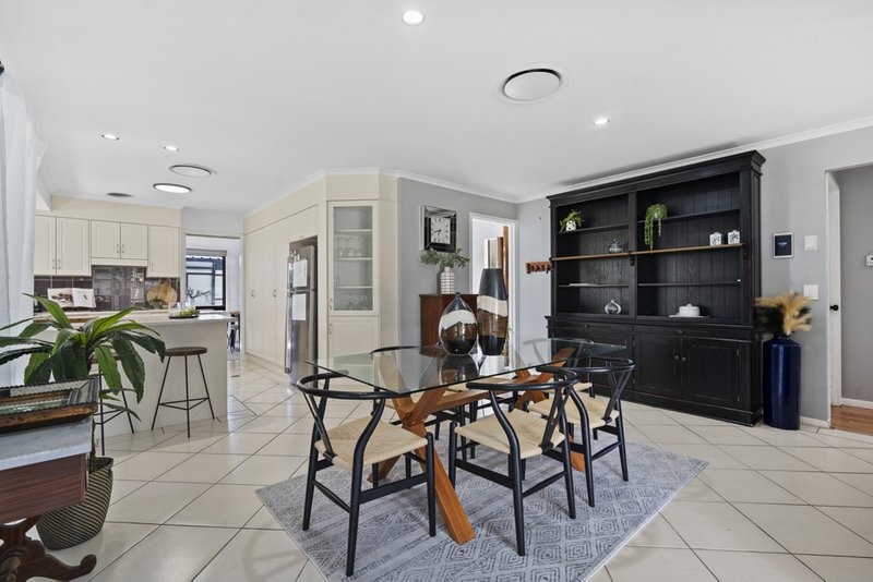 Photo - 25 Cabernet Crescent, Thornlands QLD 4164 - Image 6