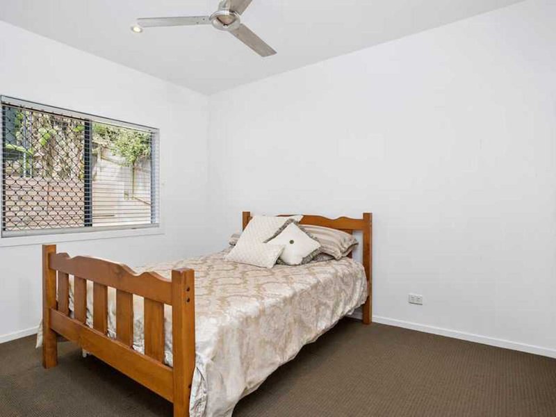 Photo - 25 Cairngorm Street, Carrara QLD 4211 - Image 14