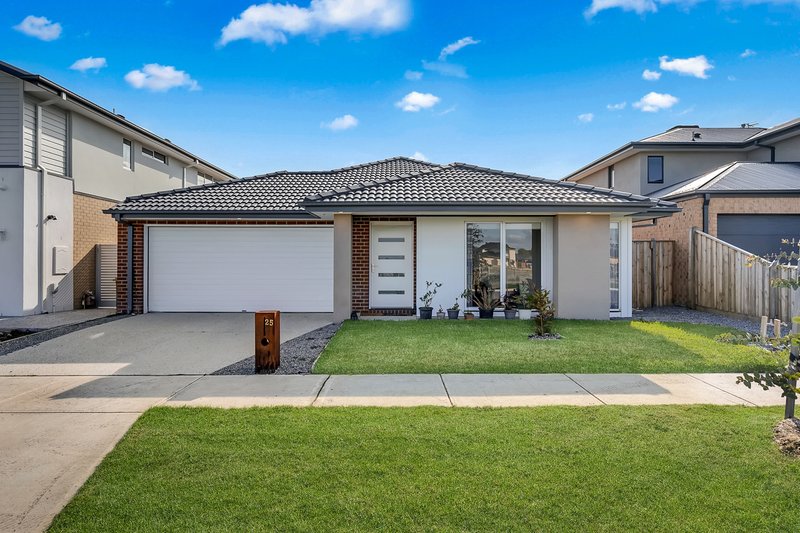 25 Cairns Crescent, Officer VIC 3809