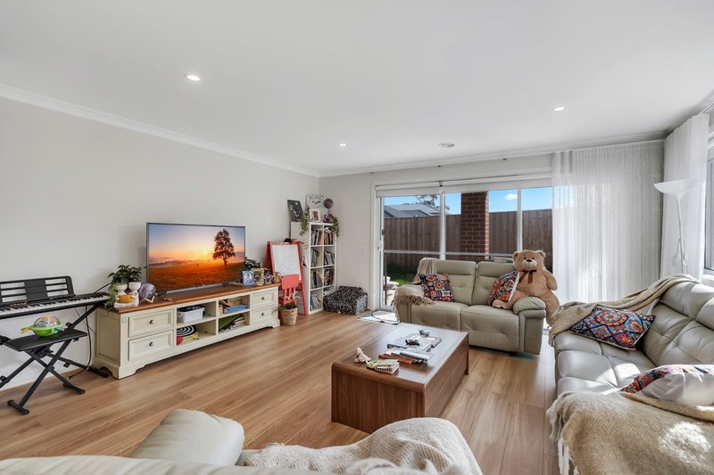 Photo - 25 Cairns Crescent, Officer VIC 3809 - Image 5