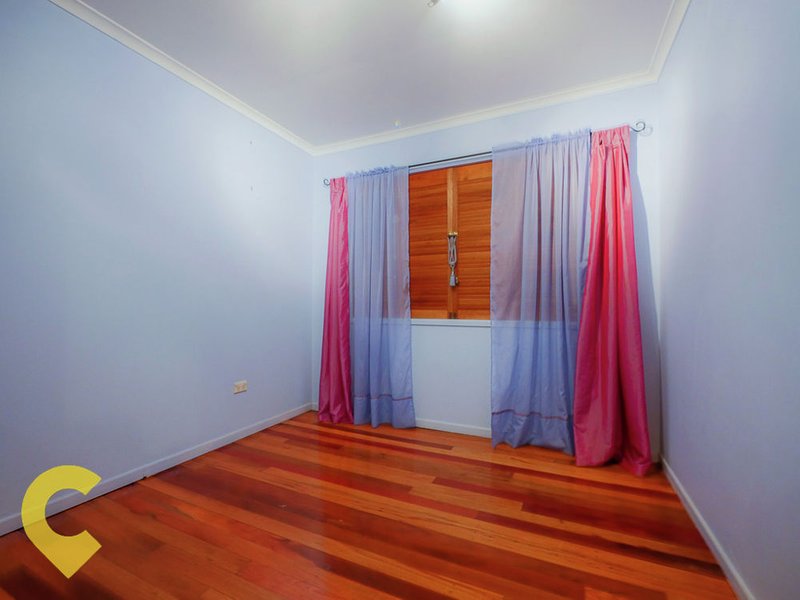 Photo - 25 Camelia Avenue, Logan Central QLD 4114 - Image 5