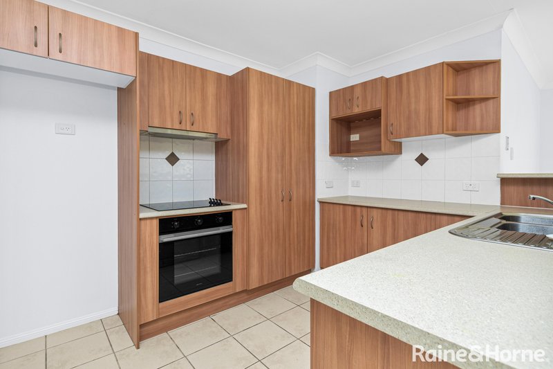 Photo - 25 Camelia Street, Springfield QLD 4300 - Image 3