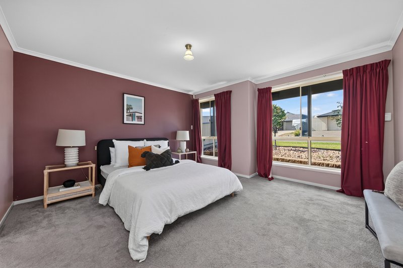 Photo - 25 Camelot Drive, Blakeview SA 5114 - Image 3