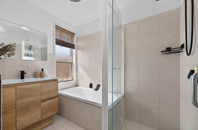 Photo - 25 Camelot Drive, Blakeview SA 5114 - Image 11