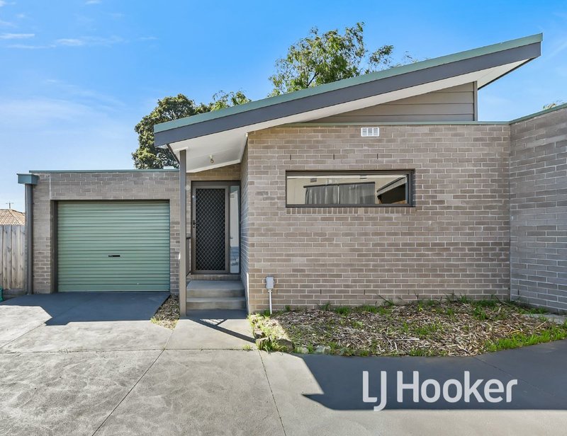 2/5 Candlebark Crescent, Frankston North VIC 3200