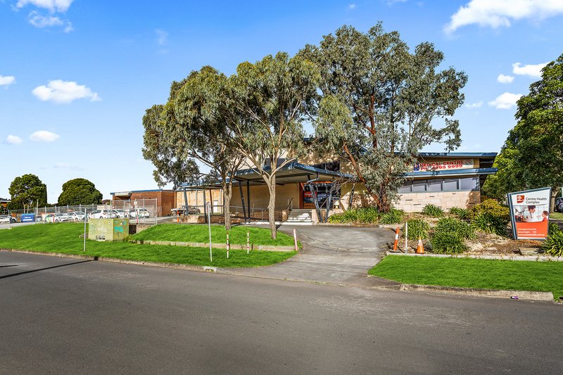 25 Captain Cook Drive, Barrack Heights NSW 2528