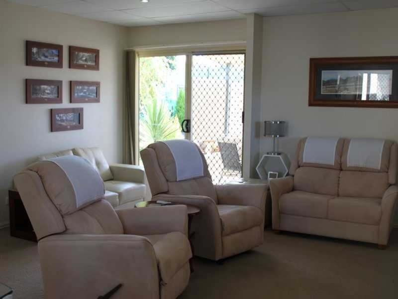 Photo - 25 Carabost Street, Tumbarumba NSW 2653 - Image 5