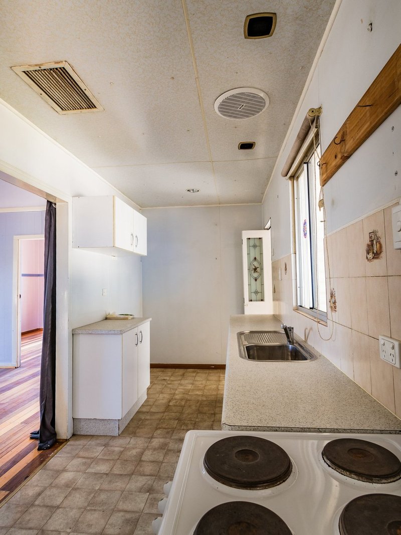 Photo - 25 Carbonate Street, Mount Isa QLD 4825 - Image 3