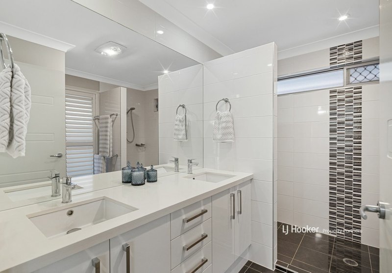 Photo - 25 Carnation Road, Manly West QLD 4179 - Image 13