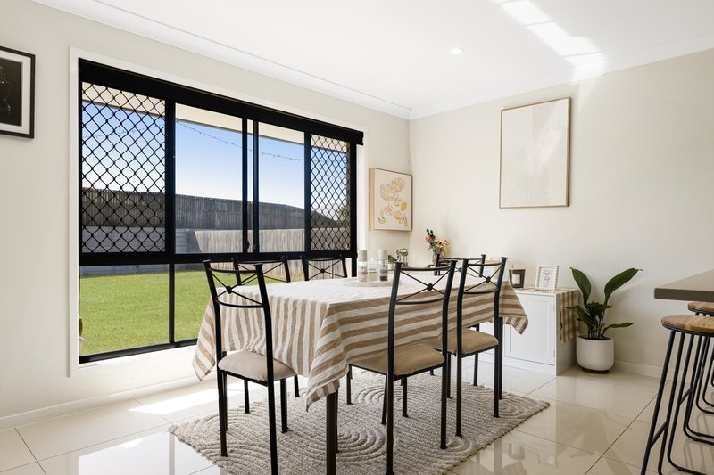 Photo - 25 Cashmore Street, Wyreema QLD 4352 - Image 5