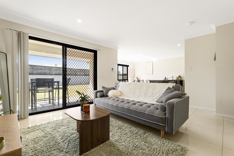 Photo - 25 Cashmore Street, Wyreema QLD 4352 - Image 6