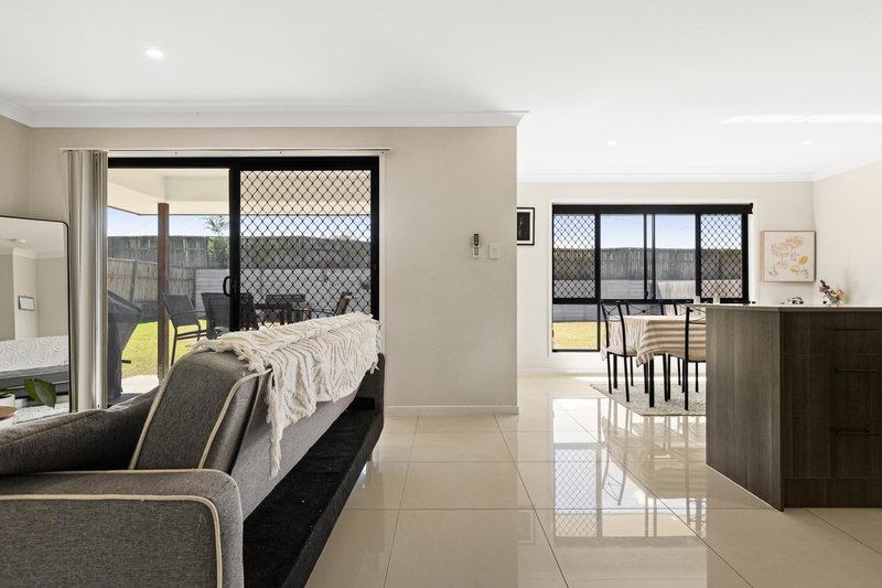 Photo - 25 Cashmore Street, Wyreema QLD 4352 - Image 7