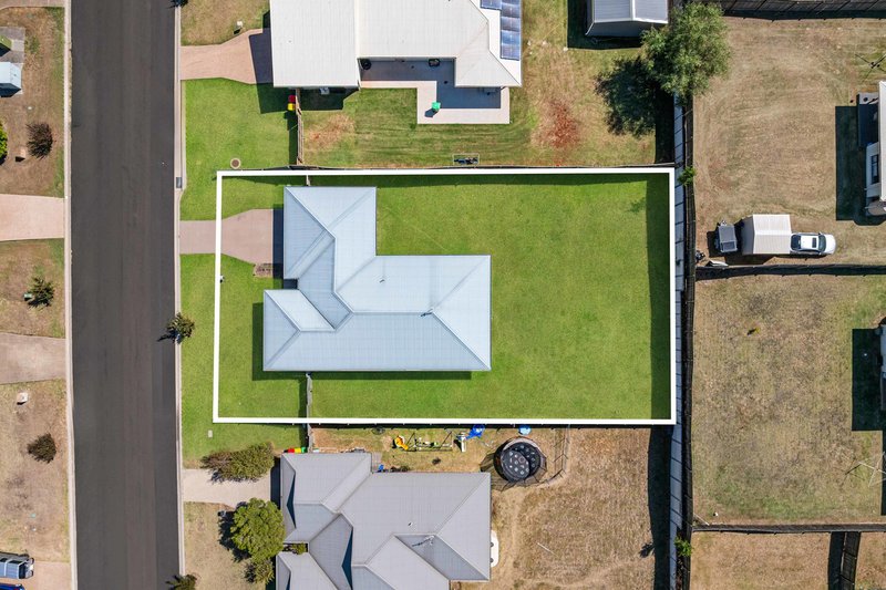 Photo - 25 Cashmore Street, Wyreema QLD 4352 - Image 15