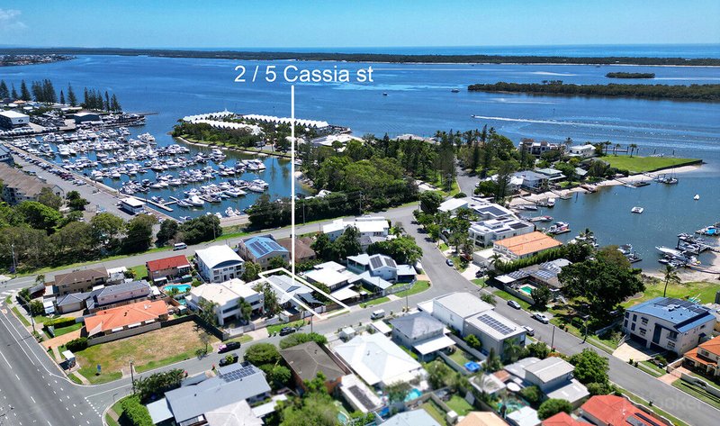 Photo - 2/5 Cassia Street, Runaway Bay QLD 4216 - Image 21