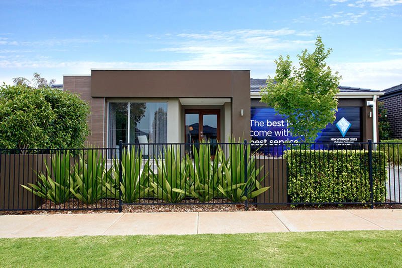 25 Castletown Blvd , Melton South VIC 3338