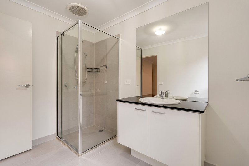 Photo - 25 Castor Way, Mickleham VIC 3064 - Image 12