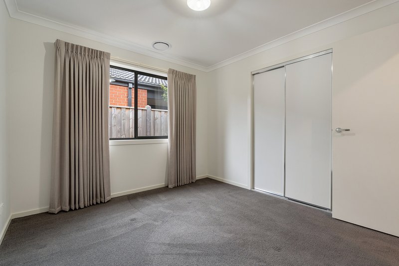 Photo - 25 Castor Way, Mickleham VIC 3064 - Image 14