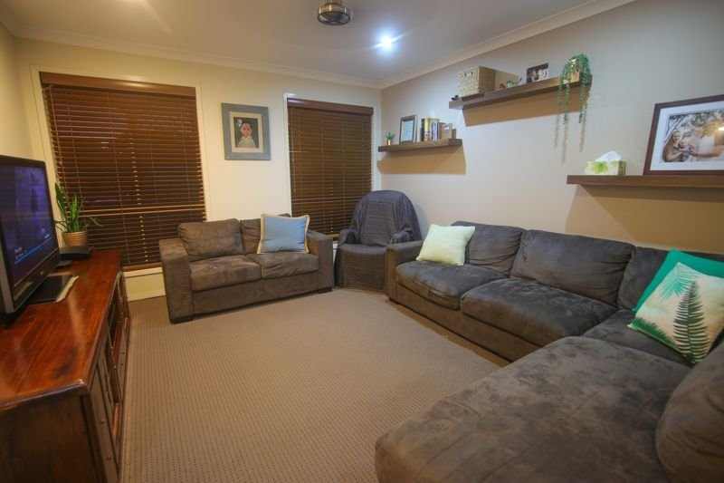 Photo - 25 Central Avenue, Calliope QLD 4680 - Image 6