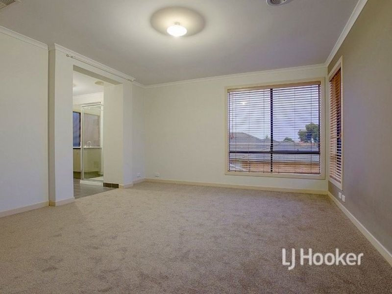 Photo - 25 Central Park Avenue, Point Cook VIC 3030 - Image 11