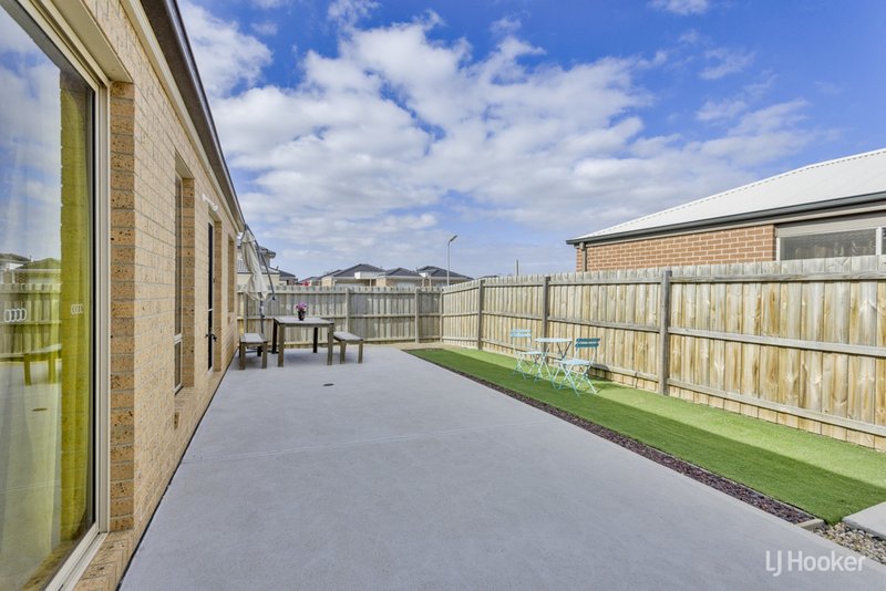 Photo - 25 Chapman Drive, Wyndham Vale VIC 3024 - Image 10