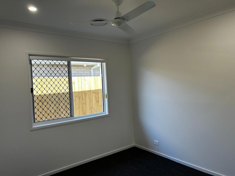 Photo - 25 Charas Street, Pallara QLD 4110 - Image 5